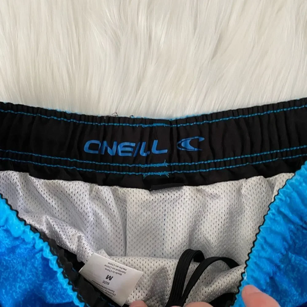 MENS ONEILL BOARD SHORTS SIZE MEDIUM